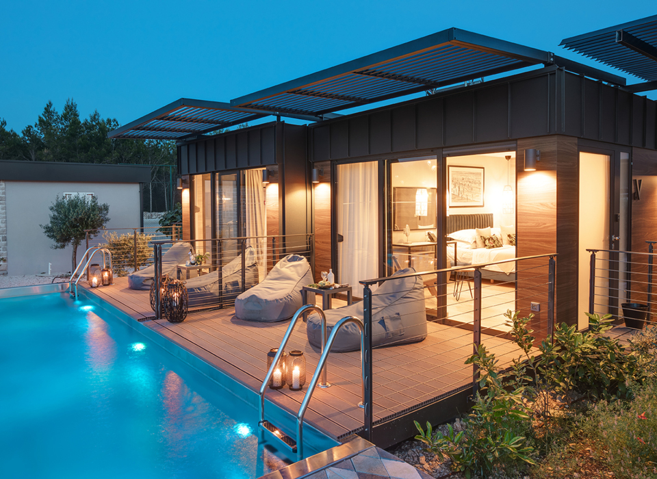 Vineyard Cottage with Shared Pool 