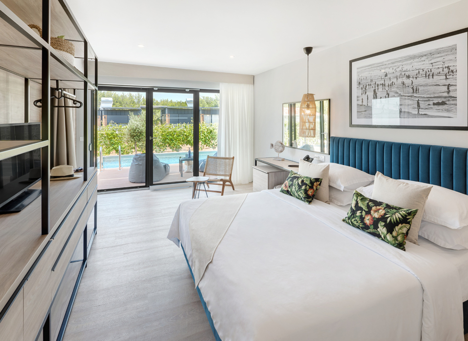 Vineyard Cottage with Shared Pool 